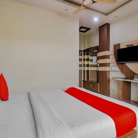 Oyo 1851 Hotel Sefali Deluxe โกลกาตา ภายนอก รูปภาพ