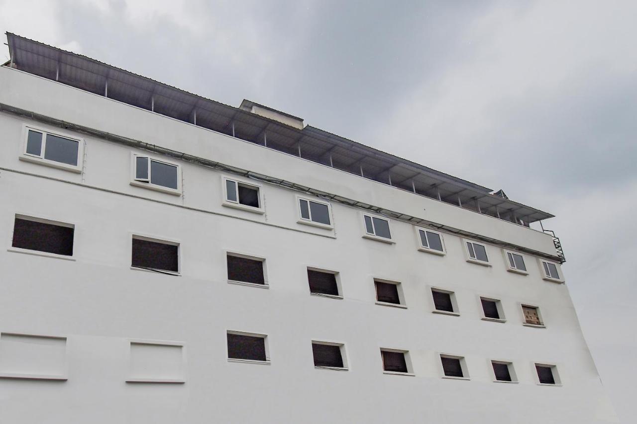 Oyo 1851 Hotel Sefali Deluxe โกลกาตา ภายนอก รูปภาพ