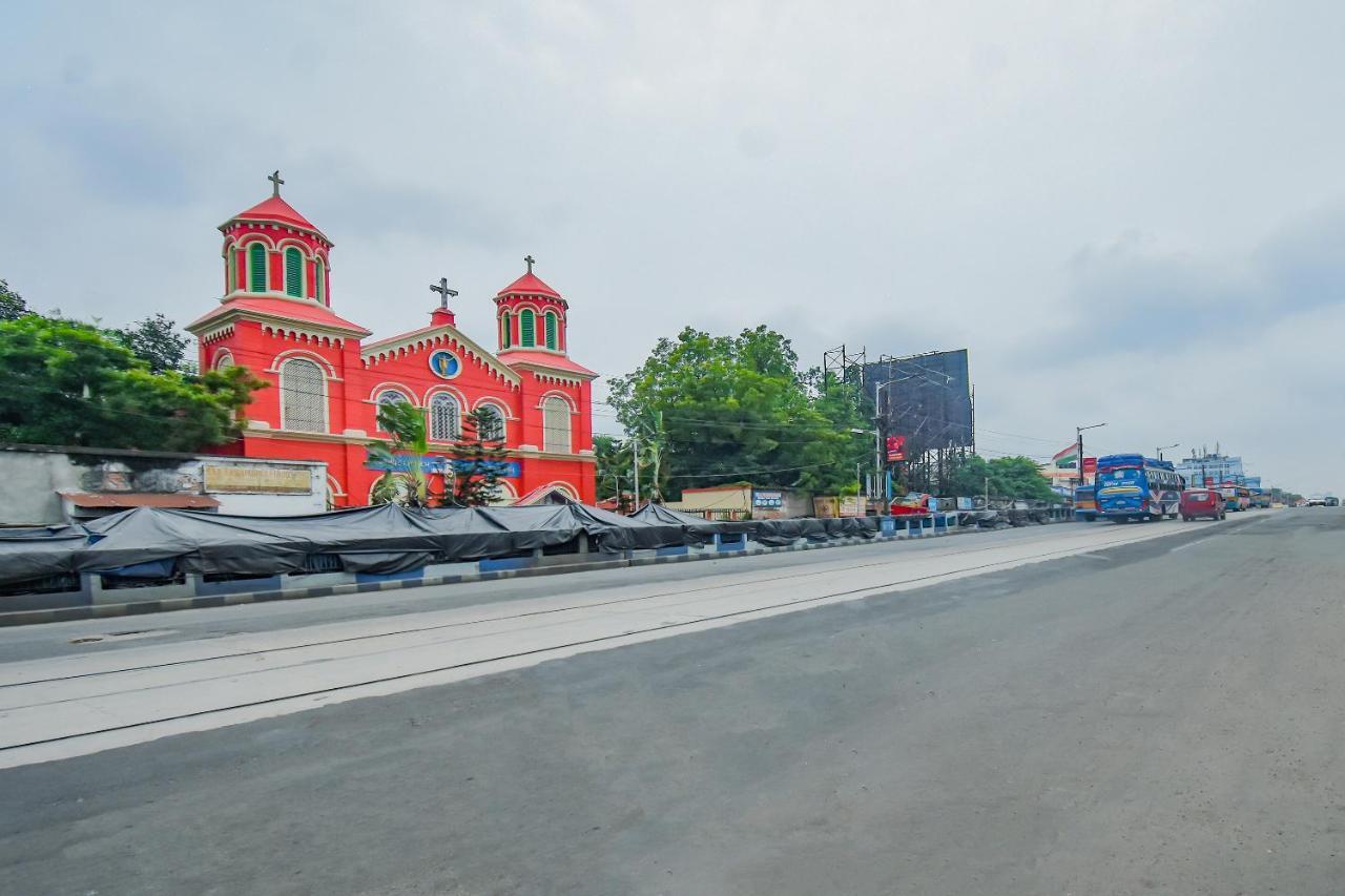 Oyo 1851 Hotel Sefali Deluxe โกลกาตา ภายนอก รูปภาพ