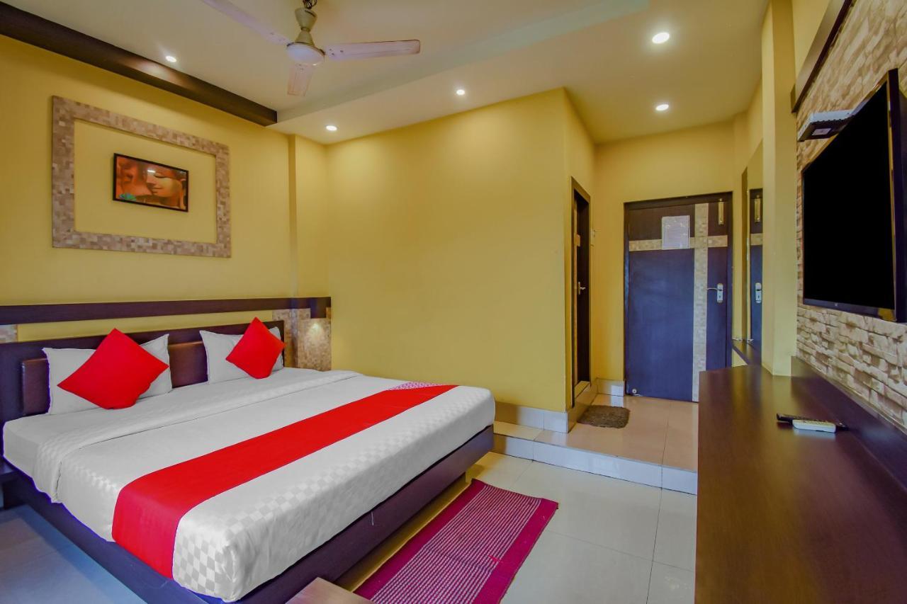 Oyo 1851 Hotel Sefali Deluxe โกลกาตา ภายนอก รูปภาพ